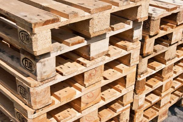 Palette en  bois à Troyes